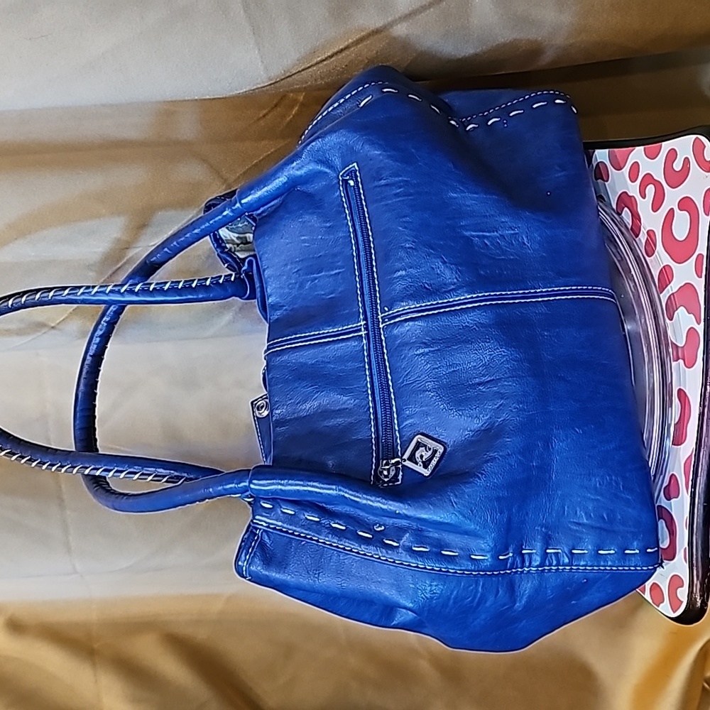 C Tom and Eva Purse Vegan Blue Leather large NWT shoulder bag w/ button closure - Picture 12 of 13